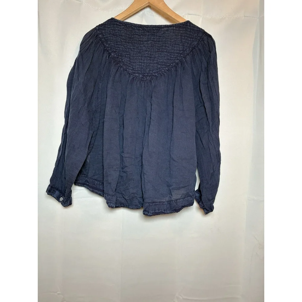 We The Free People Women's Small Boho Button Up Blouse Navy Blue‎ Smocked Gauze